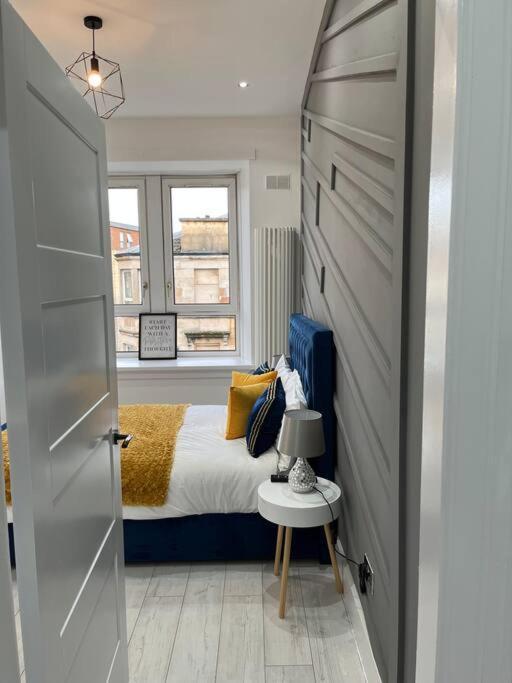 Cheerful 2 Bedroom Homely Apartment, Sleeps 6 Guest Comfy, 3x Double Bed, Parking, Free Wifi, Suitable For Business, Leisure Guest,glasgow, West End, Near Centre Apartamento Glasgow
