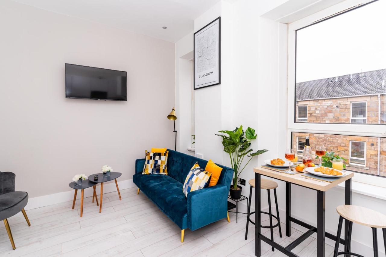 Apartamento Cheerful 2 Bedroom Homely Apartment, Sleeps 6 Guest Comfy, 3x Double Bed, Parking, Free Wifi, Suitable For Business, Leisure Guest,glasgow, West End, Near Centre *