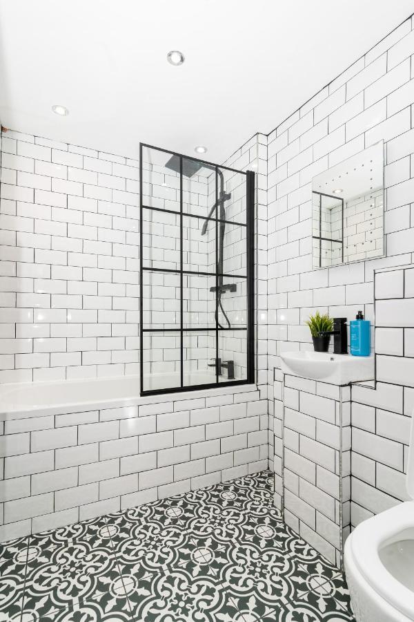 Apartamento Cheerful 2 Bedroom Homely Apartment, Sleeps 6 Guest Comfy, 3x Double Bed, Parking, Free Wifi, Suitable For Business, Leisure Guest,glasgow, West End, Near Centre Glasgow