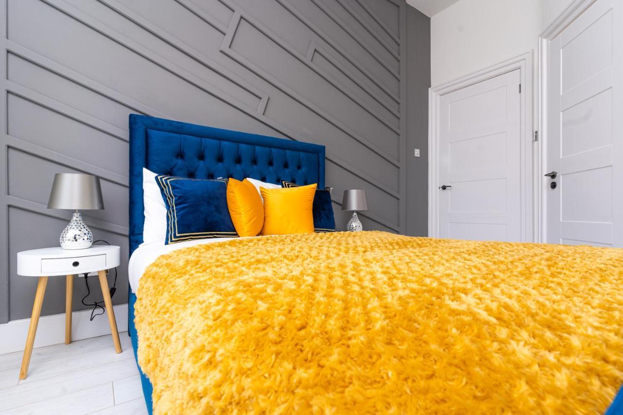 Cheerful 2 Bedroom Homely Apartment, Sleeps 6 Guest Comfy, 3x Double Bed, Parking, Free Wifi, Suitable For Business, Leisure Guest,glasgow, West End, Near Centre Glasgow