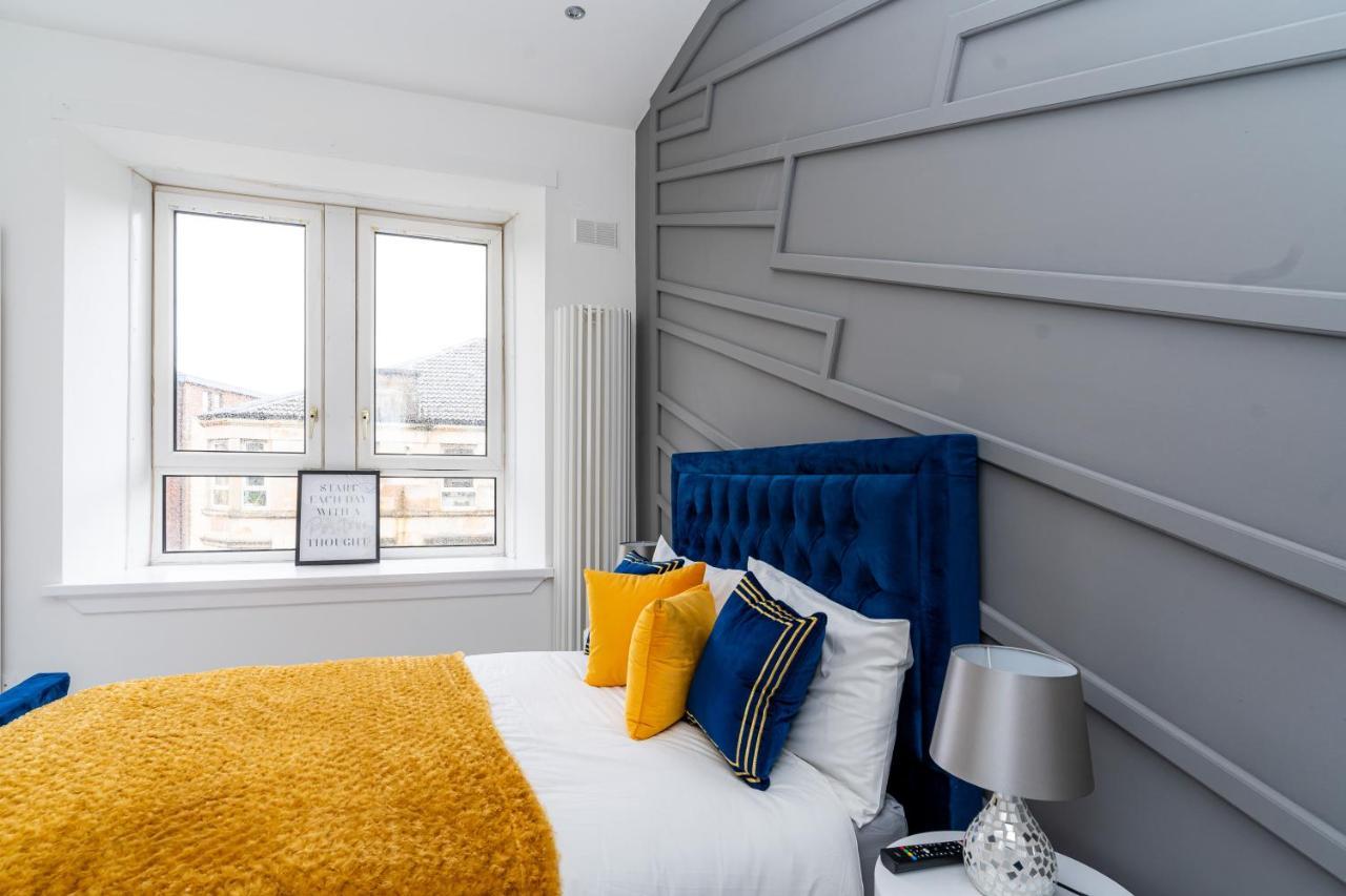 Cheerful 2 Bedroom Homely Apartment, Sleeps 6 Guest Comfy, 3x Double Bed, Parking, Free Wifi, Suitable For Business, Leisure Guest,glasgow, West End, Near Centre *